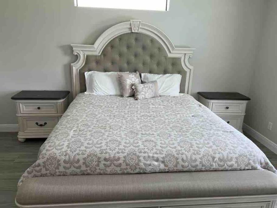 Newly Built Villa Ballerina With Heated Pool And Incredible View Into Beautiful Arrowheadcanal Cape Coral Exterior foto